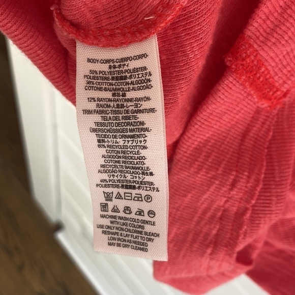 Free People | Scarlet Red Pink Long Sleeve with 3 Buttons | Great Condition - Picture 7 of 7